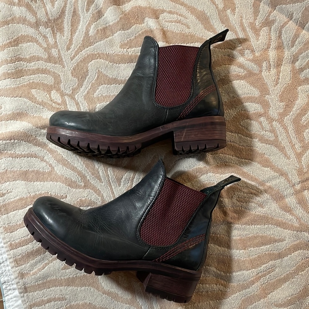 Bueno Florida Chelsea Boots Women’s EU 38, US 7.5-8M Off-Black Leather